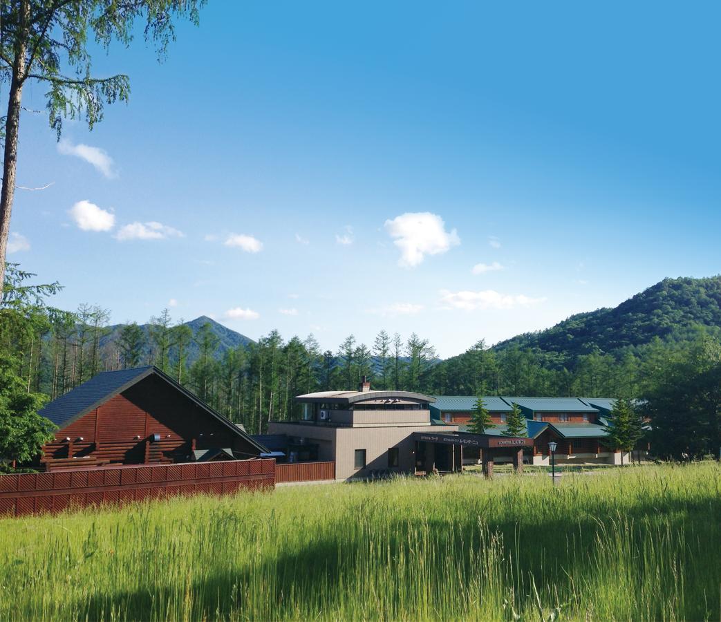 Log Hotel Larch Lake Kanayama Minamifurano Esterno foto